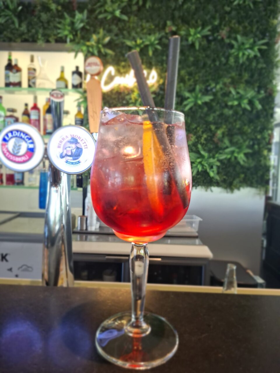Apéritif au bar