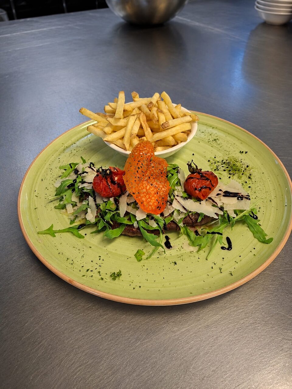 Tartare de bœuf, frites maison